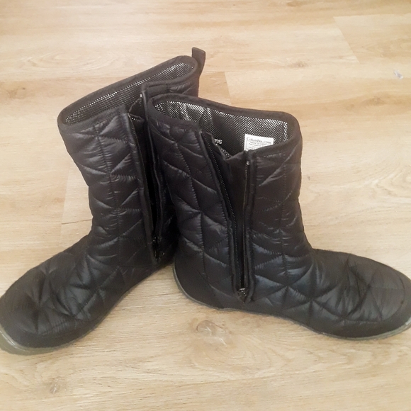 Columbia Minx Slip On Boots / Size 8 Insulated Black Winter Boots - Picture 10 of 12